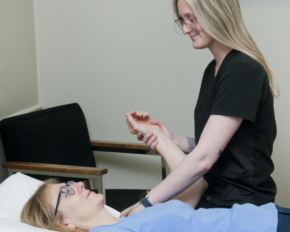 Wrist pain Physiotherapy